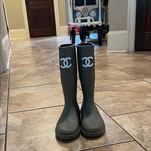 CHANEL Green Winter & Rain Boots new 38EU 7.5US logo